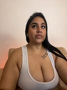 Snapshot of YenthCorona chatting on July 2026 03:45:02 AM YenthCorona online show from July 2026 03:45:02 AM