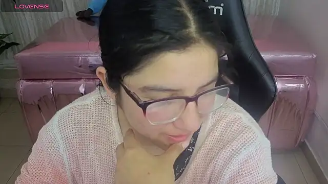 eva smit t online show from February 2026 02:32:01 AM