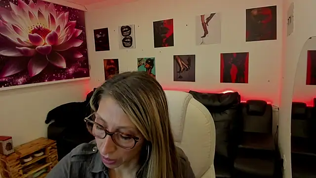 Scarlett 079 online show from February 2026 12:01:02 PM