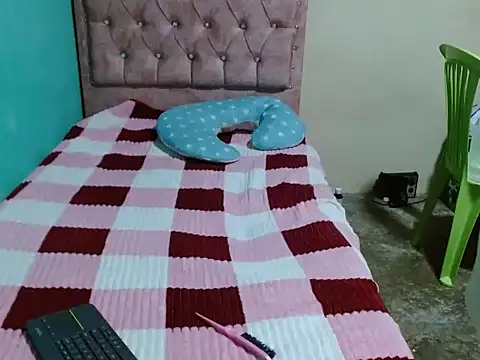 caro lil online show from April 2026 05:22:01 AM