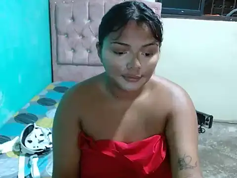 Snapshot of caro_lil chatting on April 2026 05:05:02 AM caro lil online show from April 2026 05:05:02 AM