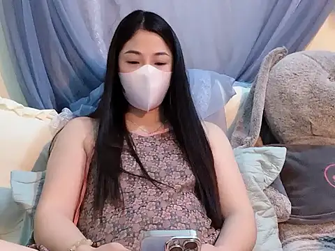 Mimy18 online show from April 2026 03:51:02 PM