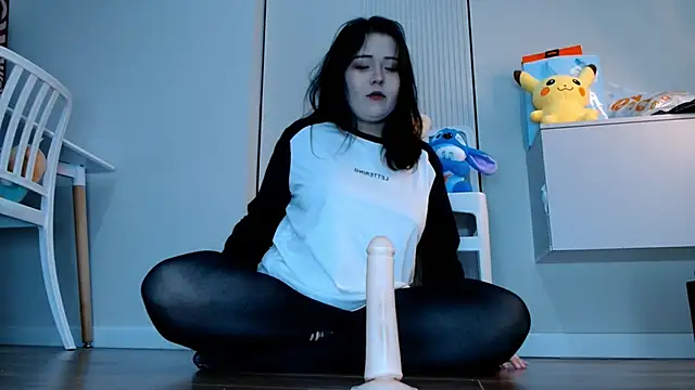 minji snow online show from April 2026 04:12:02 PM