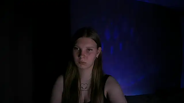 nelli lux  online show from December 2025 07:55:01 PM