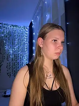 nelli lux  online show from January 2026 06:35:01 PM