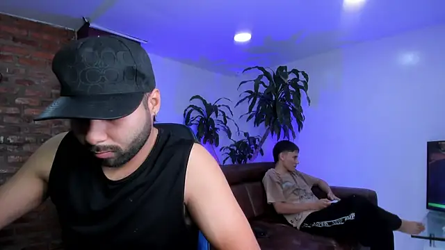 HotThreesoome online show from December 2025 01:18:01 PM