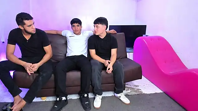 HotThreesoome online show from February 2026 12:37:01 PM