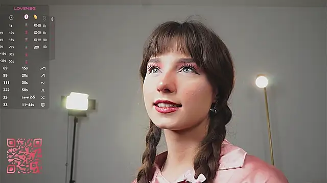 Snapshot of Lanenger chatting on December 2025 09:00:01 PM Lanenger online show from December 2025 09:00:01 PM