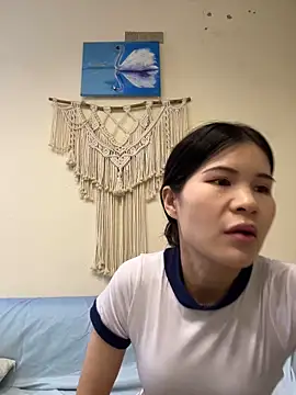 Snapshot of TIngT123 chatting on December 2025 02:37:02 PM TIngT123 online show from December 2025 02:37:02 PM