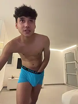 Snapshot of OnlyTyroone chatting on March 2026 10:57:01 PM OnlyTyroone online show from March 2026 10:57:01 PM