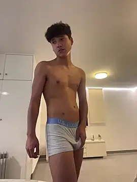 Snapshot of OnlyTyroone chatting on March 2026 11:43:01 PM OnlyTyroone online show from March 2026 11:43:01 PM