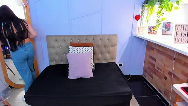 maiterivas online show from December 2025 08:02:02 PM