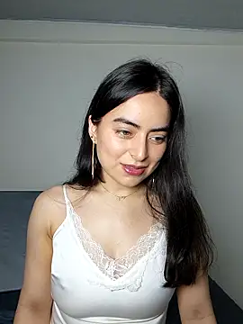 saasha Petit online show from March 2026 10:52:02 AM