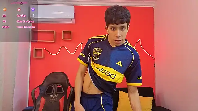 Neo Twink online show from April 2026 07:11:02 PM