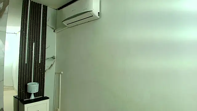 AprillRoss online show from December 2025 11:51:01 AM