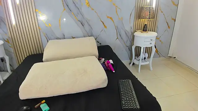 AprillRoss online show from March 2026 12:27:02 PM