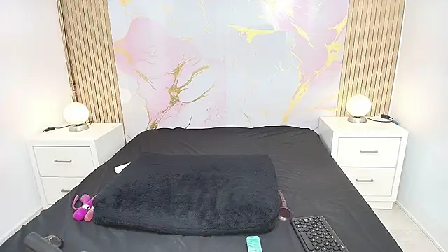 AprillRoss online show from May 2026 02:37:01 PM