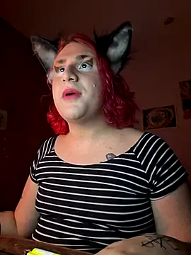 Snapshot of alien_ate_red chatting on December 2025 08:58:01 PM alien ate red online show from December 2025 08:58:01 PM