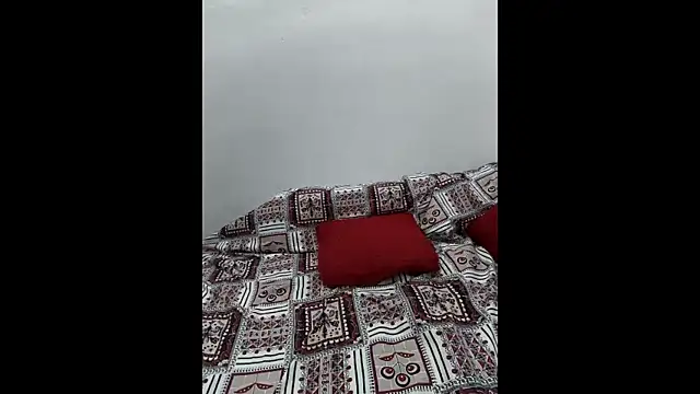 desigirl64 online show from December 2025 09:34:02 PM