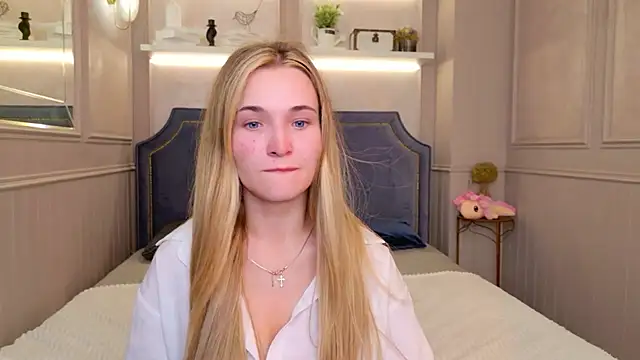 Lina Sinerz online show from July 2026 04:20:01 PM