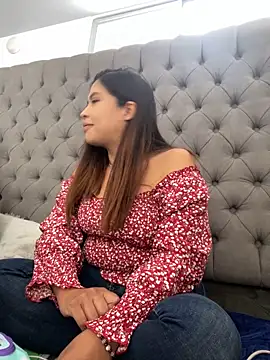 Snapshot of Alana-fox chatting on December 2025 04:11:01 PM Alana-fox online show from December 2025 04:11:01 PM