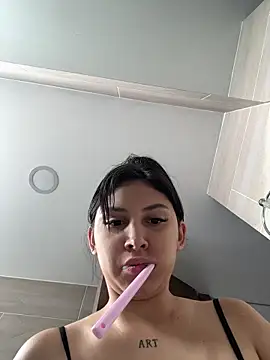 Snapshot of GennaJames_ chatting on December 2025 09:09:01 PM GennaJames online show from December 2025 09:09:01 PM