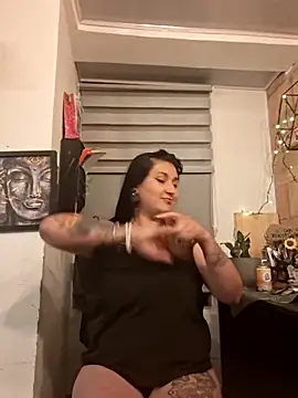 Magenta Moon online show from March 2026 11:30:02 PM