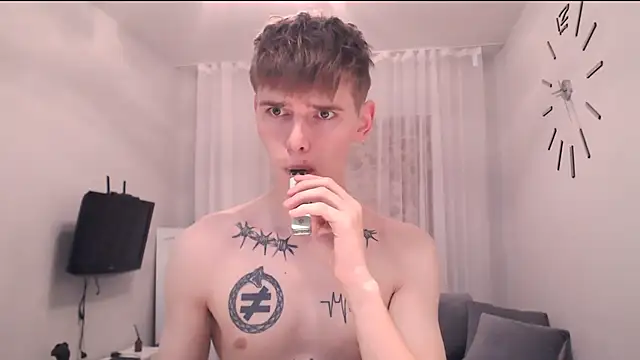 Fredd Xanders online show from May 2026 02:05:02 AM