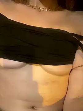 Snapshot of laysfregd2025 chatting on December 2025 05:23:01 AM laysfregd2025 online show from December 2025 05:23:01 AM