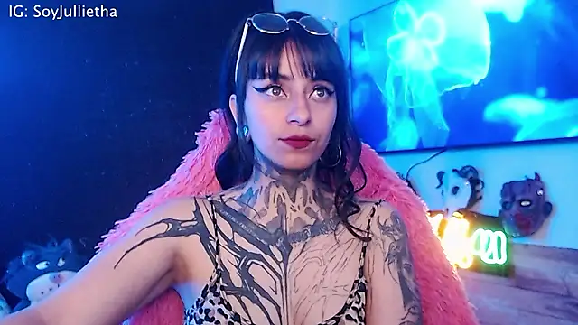 Julls420  online show from February 2026 04:39:02 AM