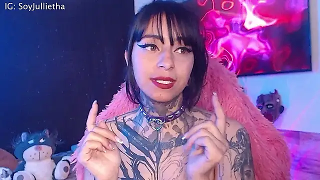 Julls420  online show from February 2026 07:45:02 PM