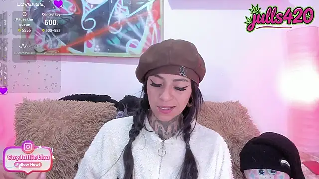Julls420  online show from July 2026 10:56:01 PM