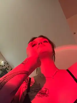 Snapshot of PollyRude chatting on December 2025 12:51:02 AM PollyRude online show from December 2025 12:51:02 AM