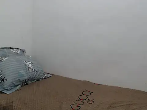 Belle2556 online show from December 2025 08:11:01 AM