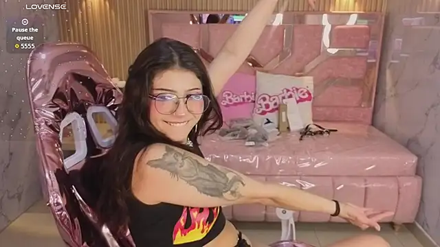 Snapshot of miss_devil_s chatting on January 2026 03:19:02 AM miss devil s online show from January 2026 03:19:02 AM