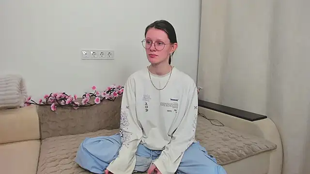 Snapshot of RoxyHerena chatting on December 2025 12:35:02 PM RoxyHerena online show from December 2025 12:35:02 PM