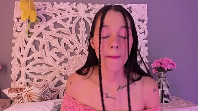 loraineblake online show from February 2026 01:05:01 PM