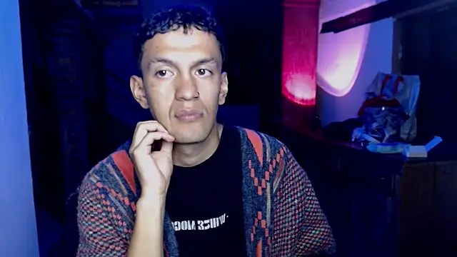 andrewsiilvaa online show from December 2025 01:45:01 AM