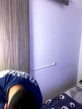 Goldenknight33 online show from December 2025 05:08:02 PM