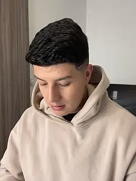 Goldenknight33 online show from February 2026 01:29:02 PM