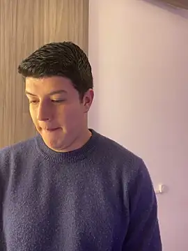 Goldenknight33 online show from April 2026 01:11:01 PM