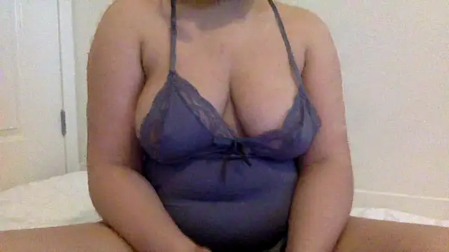 Snapshot of LebanesePrincess chatting on December 2025 07:41:02 PM LebanesePrincess online show from December 2025 07:41:02 PM