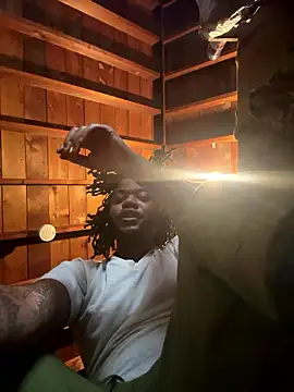 Snapshot of JusGlo1700 chatting on January 2026 09:39:02 PM JusGlo1700 online show from January 2026 09:39:02 PM