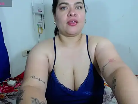 Snapshot of NinaFuentes2X chatting on August 2026 03:52:02 AM NinaFuentes2X online show from August 2026 03:52:02 AM