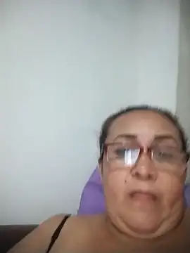 Snapshot of Nini_Love_ chatting on April 2026 04:26:01 AM Nini Love online show from April 2026 04:26:01 AM