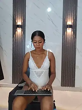 CaramelDesire online show from June 2026 11:43:02 PM