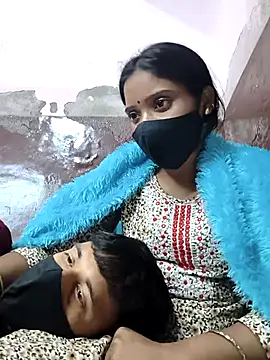 Snapshot of couplegk71 chatting on January 2026 07:11:01 PM couplegk71 online show from January 2026 07:11:01 PM