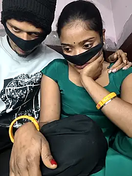 Snapshot of couplegk71 chatting on February 2026 10:31:02 AM couplegk71 online show from February 2026 10:31:02 AM