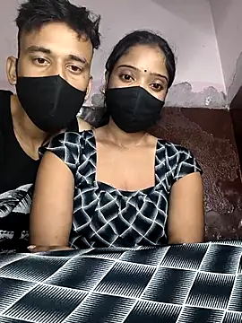 Snapshot of couplegk71 chatting on February 2026 04:15:02 PM couplegk71 online show from February 2026 04:15:02 PM