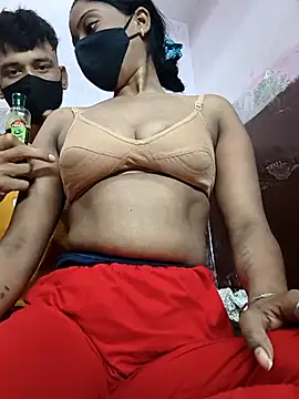 Snapshot of couplegk71 chatting on February 2026 01:56:02 AM couplegk71 online show from February 2026 01:56:02 AM
